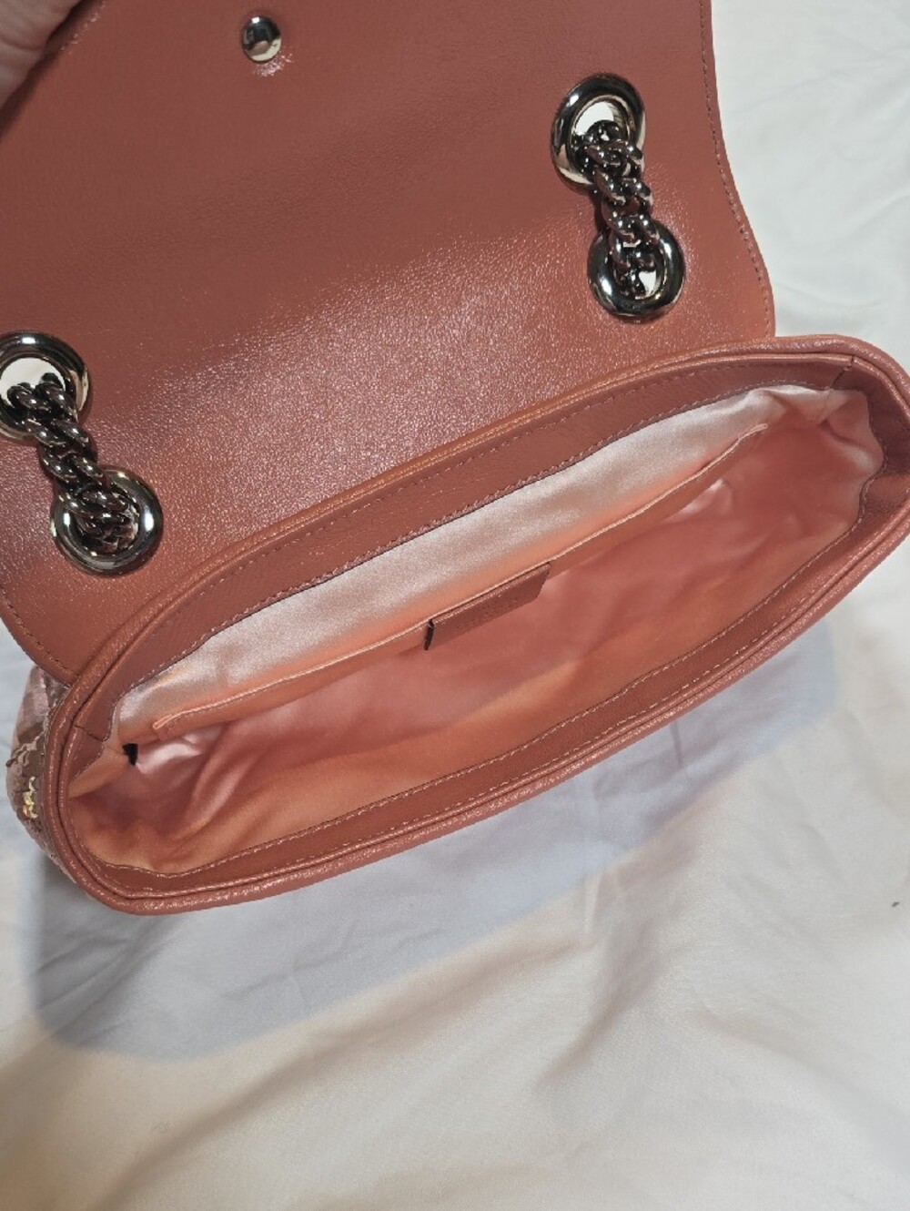GG Marmont Small Shoulder Bag - Picture 6 of 10